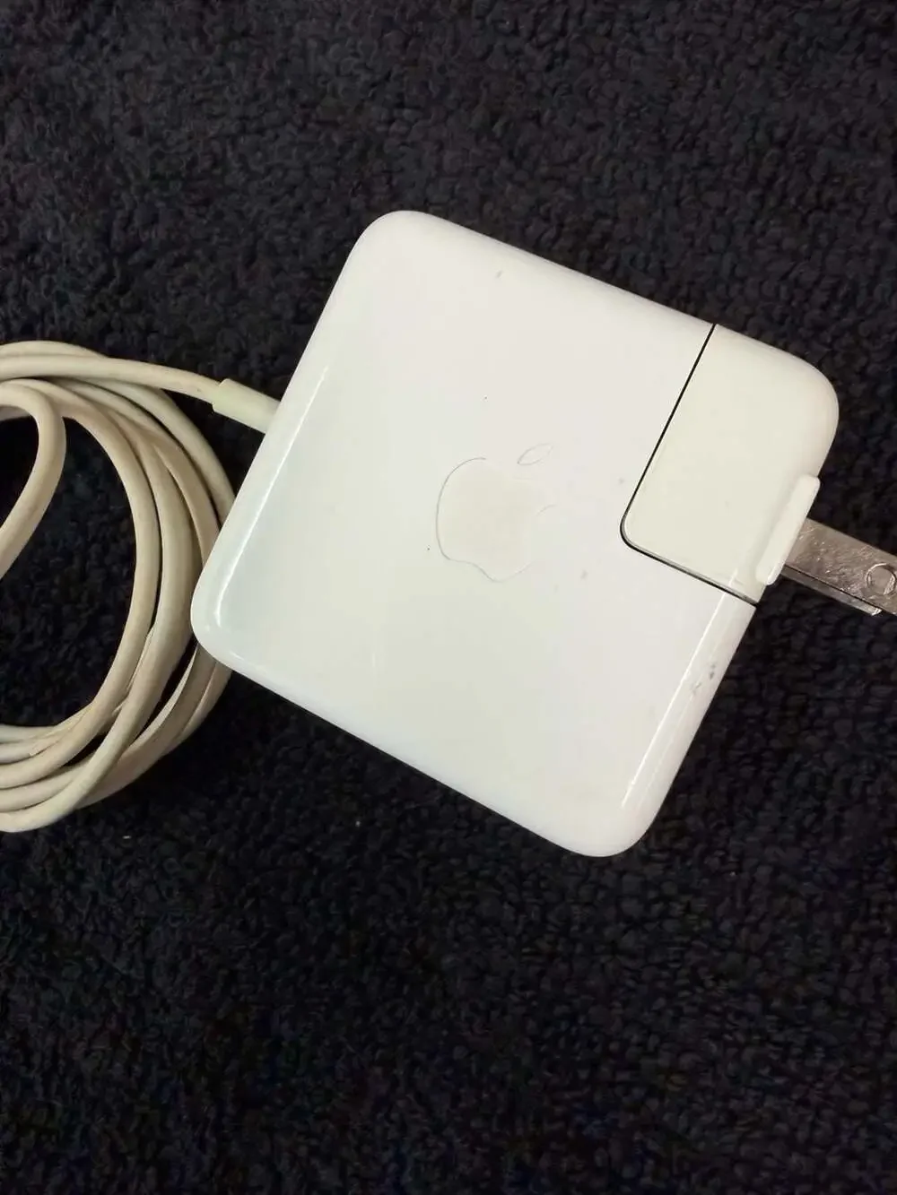Apple 45W MagSafe 2 Power Adapter Model A1436 for MacBook Air tested